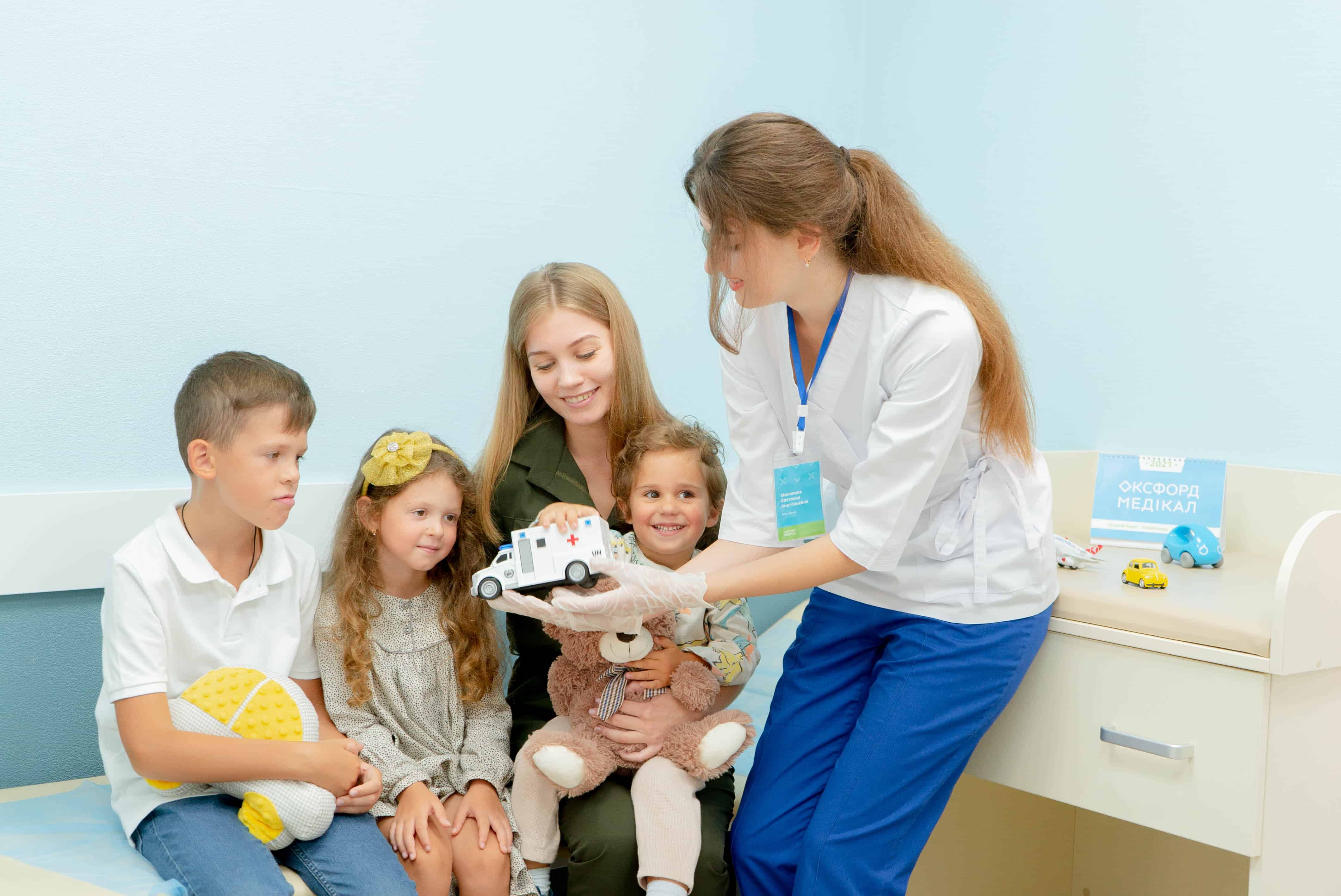 Вакцинація дітей в Оксфорд Медікал Київ
