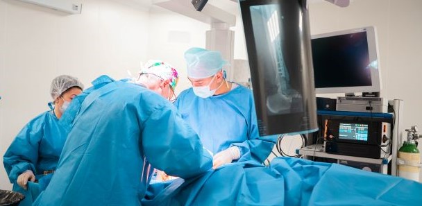 ревізійне ендопротезування колінного та тазостегнового суглоба в Оксфорд Медікал