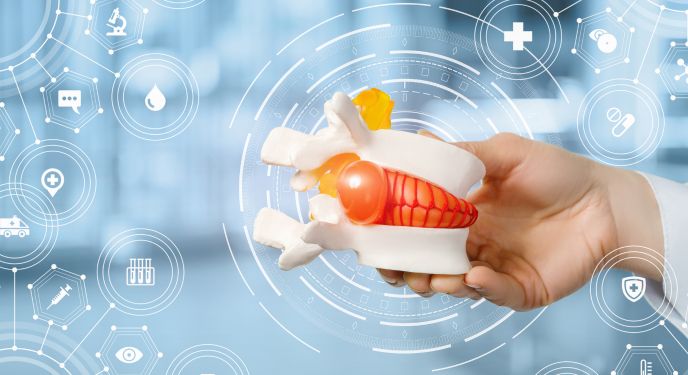 Симптомные протрузии: выбор операционного вмешательства и перспективы