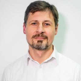 Шараевский Олег Анатолиевич медицинский директор клиники «Оксфорд Медикал Киев»