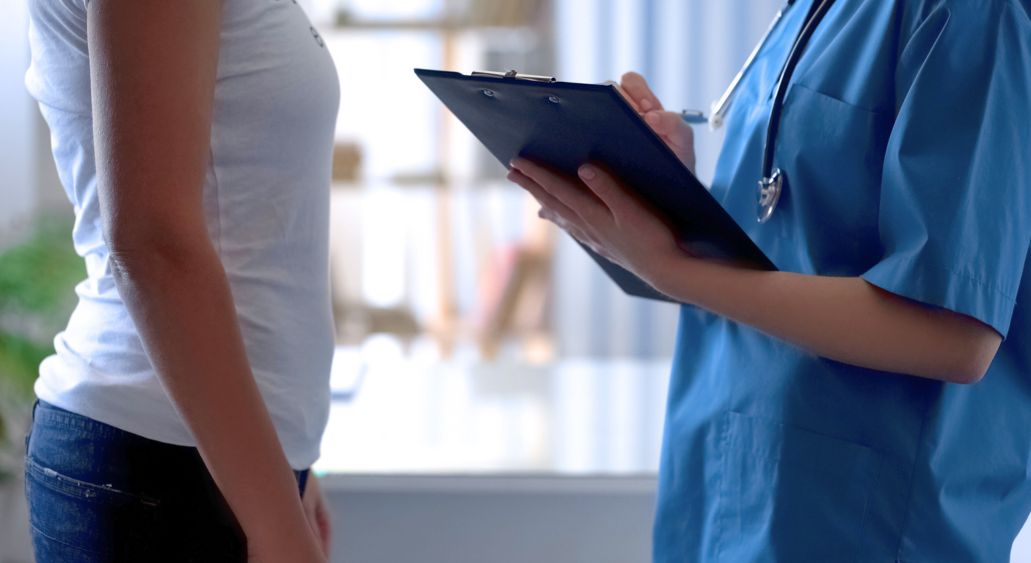 Вздутие, изжога, тошнота и кислота во рту: методы лечения