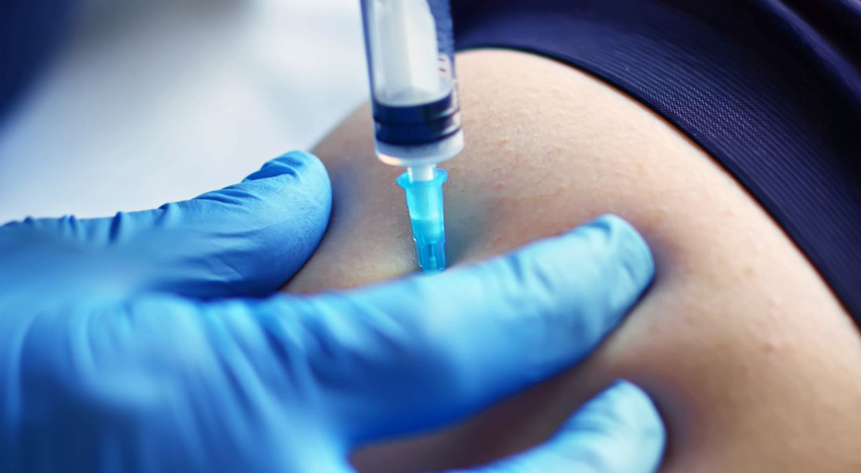 Как правильно делать укол в ягодицу: пошаговая инструкция