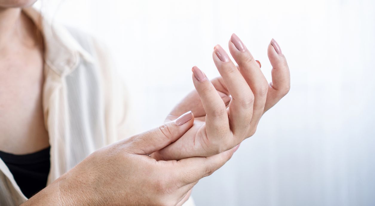 Что делать, когда немеют руки