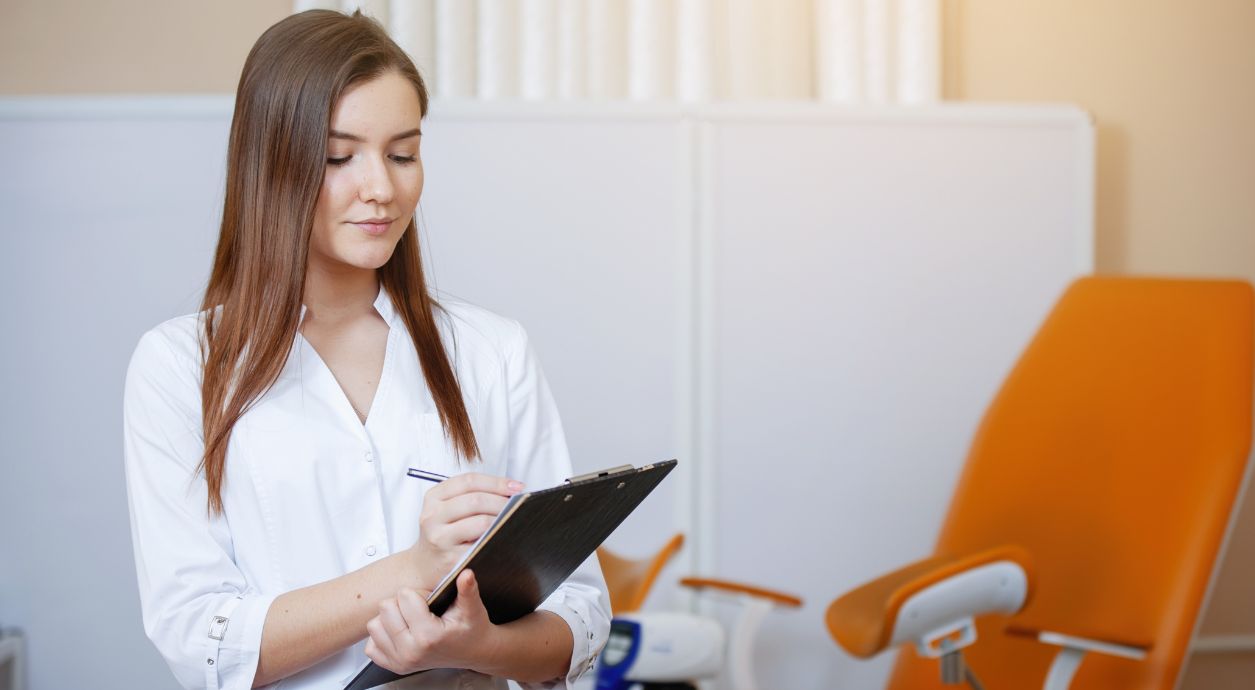 Prevention of amenorrhea