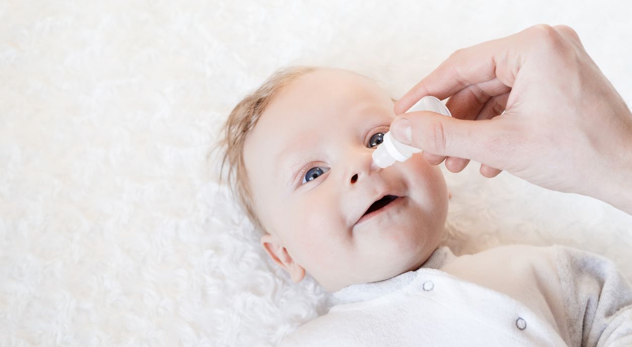 Как промывать нос младенцу