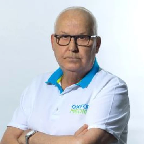 Топка Петр Павлович – стоматолог частной клиники Оксфорд Медикал Киев