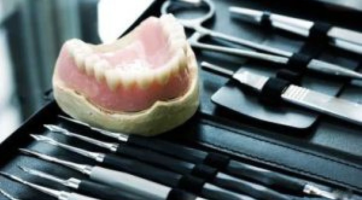 Чем занимается хирург-стоматолог?