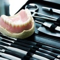 Чем занимается хирург-стоматолог?