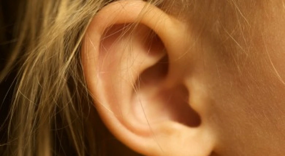 Что делать, если в ухе образовалась пробка