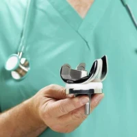 Эндопротезирование коленного сустава: показания, операция и реабилитация