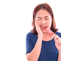 Как лечить чувствительность зубов?