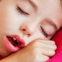 Як розпізнати та лікувати аденоїди у дитини