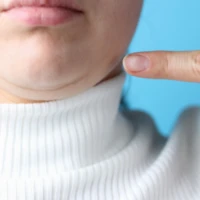 Как убрать второй подбородок косметологическими процедурами?