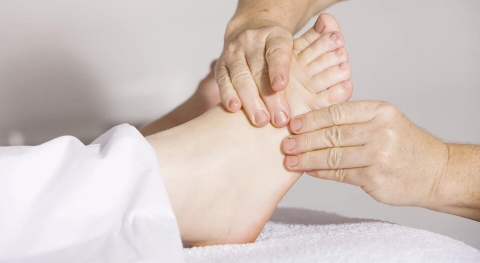 When is surgery necessary for hallux valgus deformity of the foot?