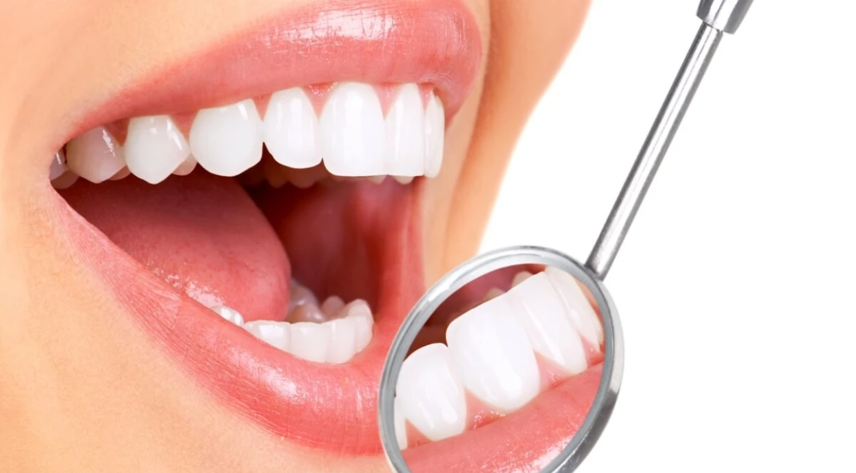 Профессиональная чистка зубов теперь доступна в Оксфорде Медикал