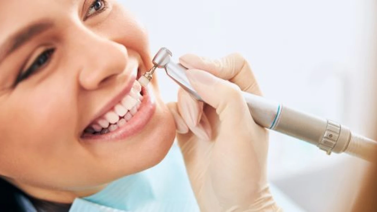 Акция! Комплексная чистка Air Flow + полировка зубов