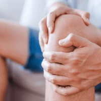 Вывих коленного сустава: симптомы, методы лечения и реабилитации