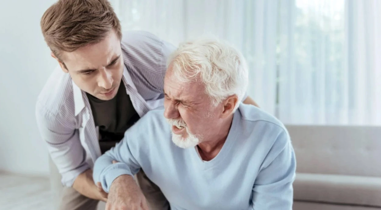 Как распознать инсульт и оказать первую помощь?