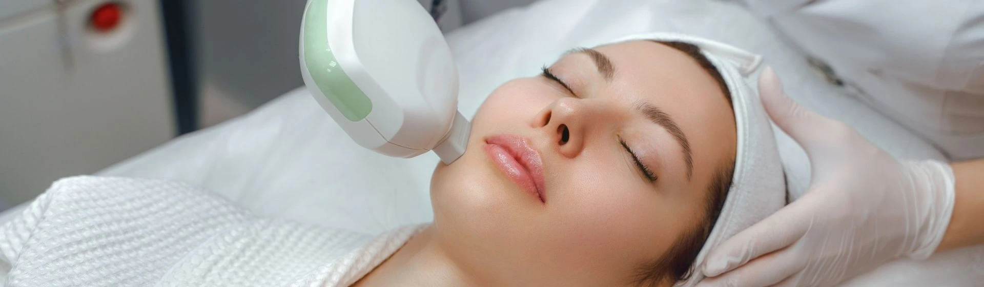 Профилактика преждевременного старения кожи в частной клинике Оксфорд Медикал Киев