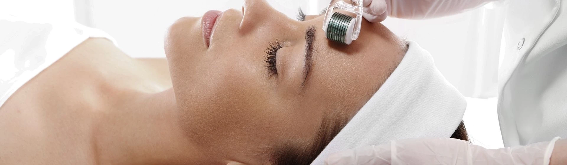 Mesotherapy with a mesoroller in the private clinic Oxford Medical Kyiv