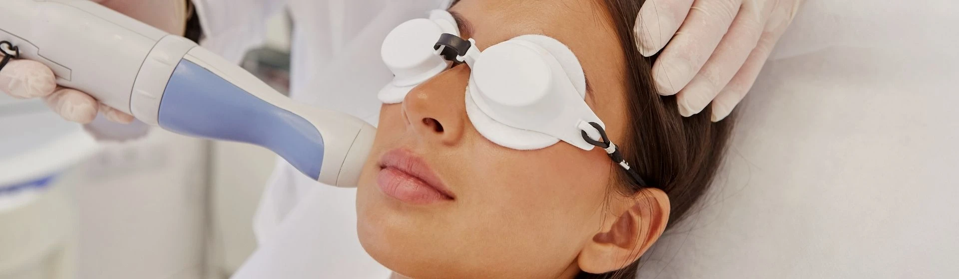 Лазерне шліфування шкіри CO2RE від Candela в приватній клініці Оксфорд Медікал Київ