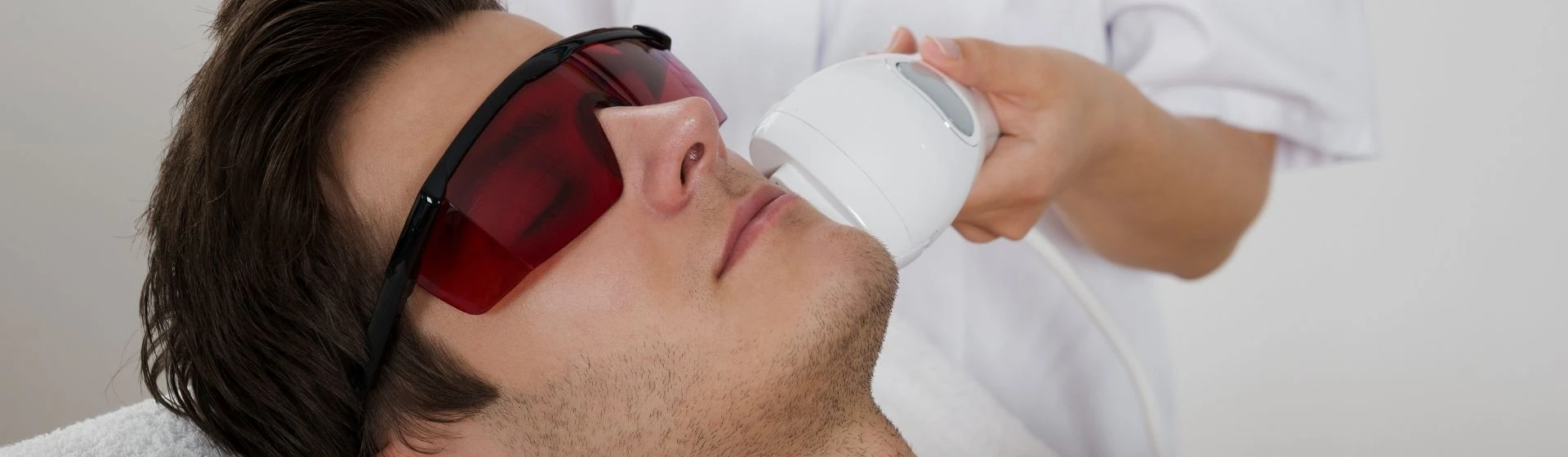 Лазерная эпиляция для мужчин в частной клинике Оксфорд Медикал Киев