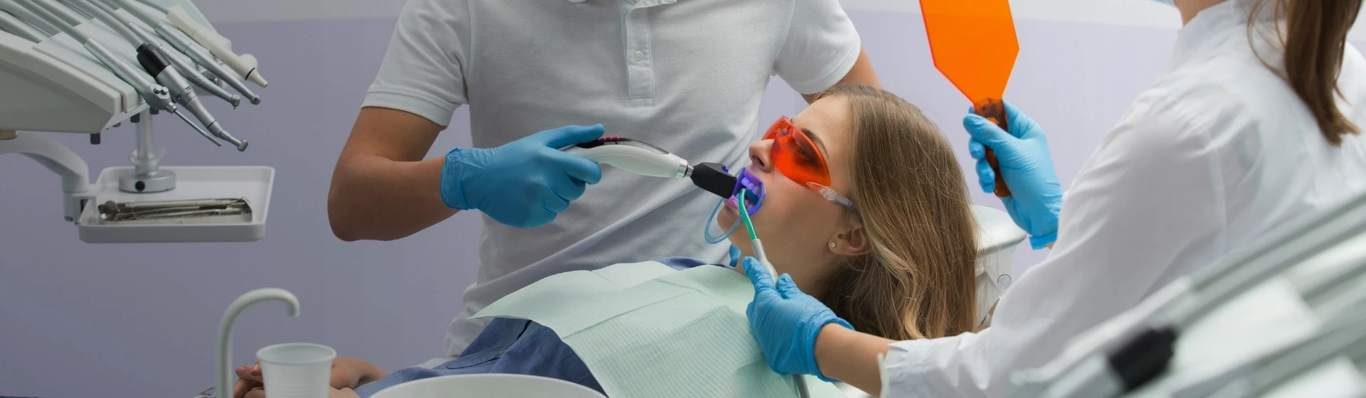 Отбеливание зубов Zoom 4 в частной стоматологии Оксфорд Медикал Киев