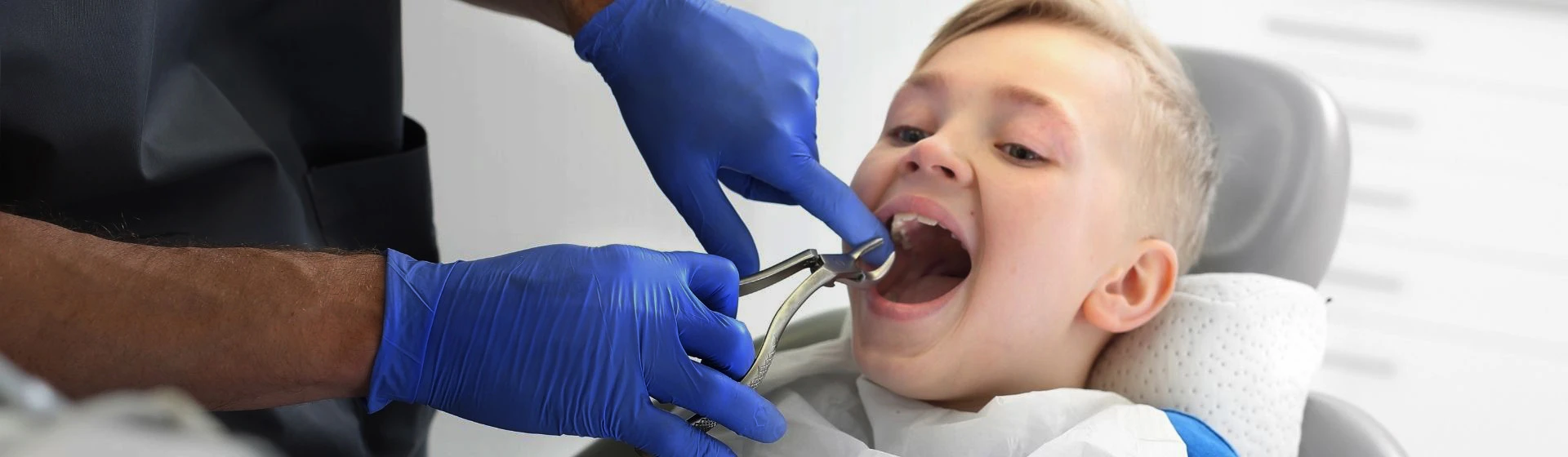 Удаление молочных зубов в частной стоматологии Оксфорд Медикал Киев