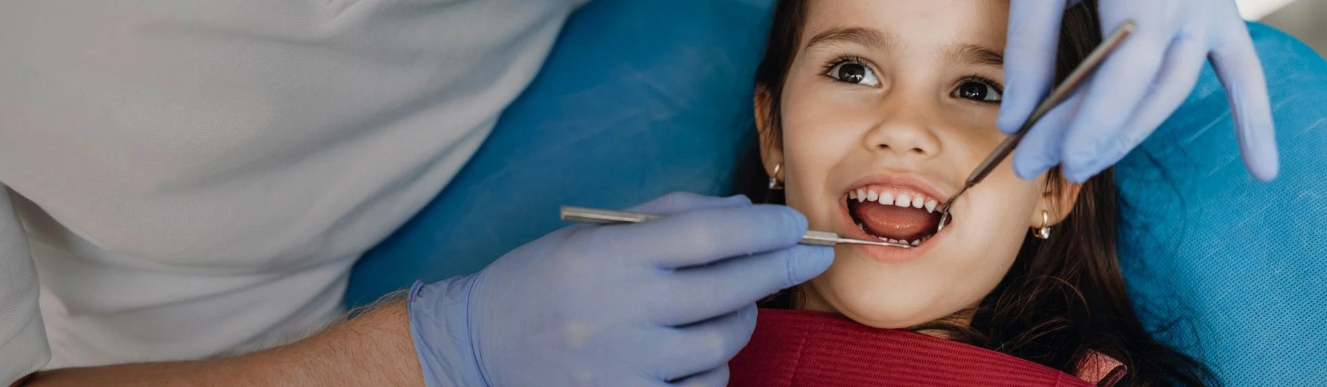 Детский стоматологический осмотр у частной стоматологии Оксфорд Медикал Киев