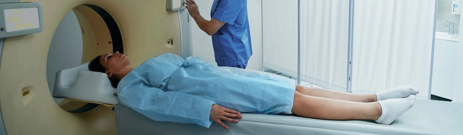 КТ грудного отдела позвоночника в частной клинике Оксфорд Медикал Киев