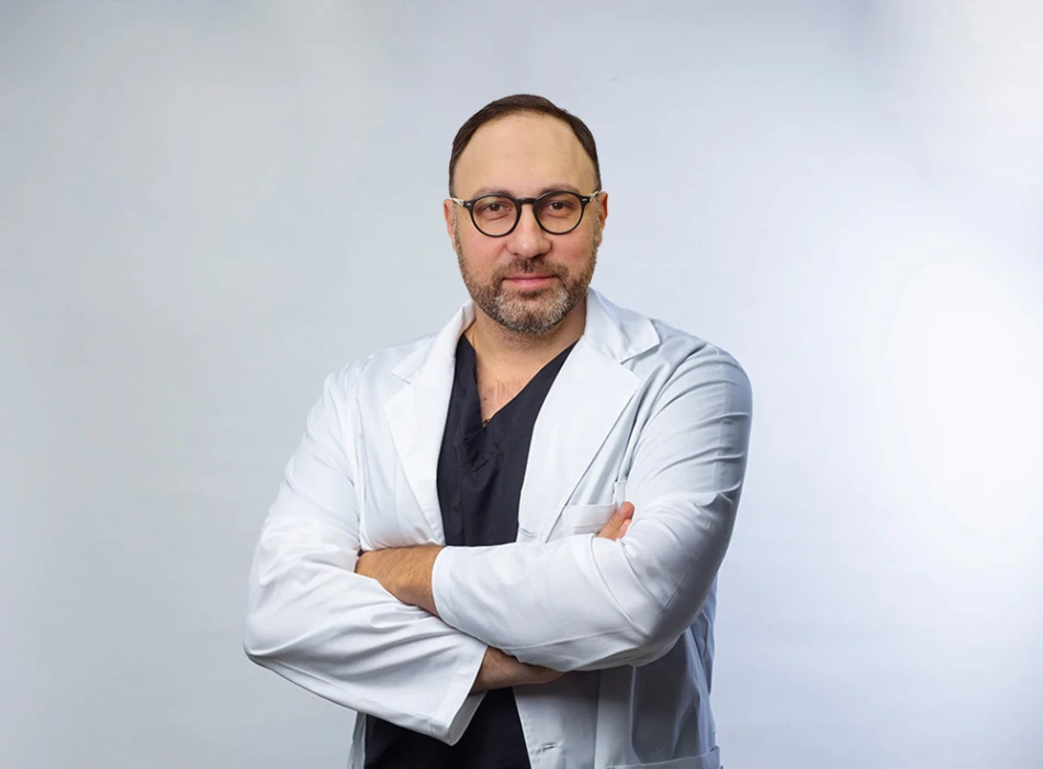 Юлдашев Марат Хабибулаевич - стоматолог частной медицинской клиники Оксфорд Медикал Киев