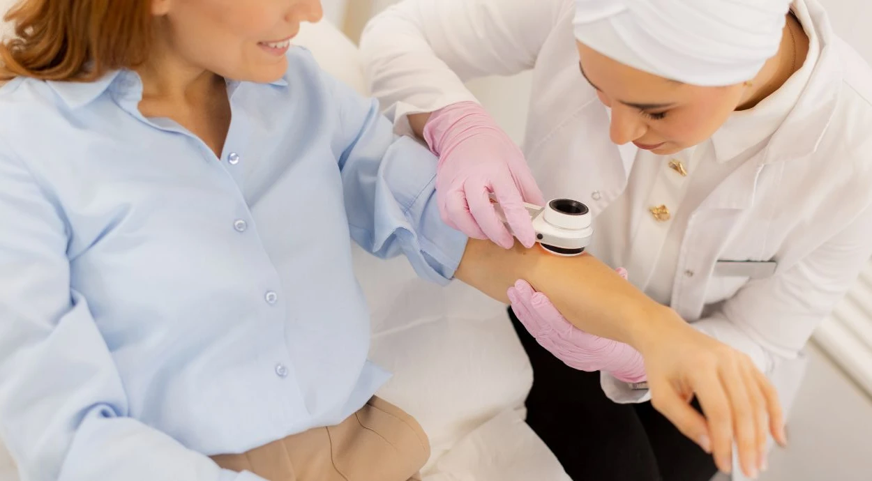 When your skin asks for help: 10 symptoms that you should not delay and should go to a dermatologist