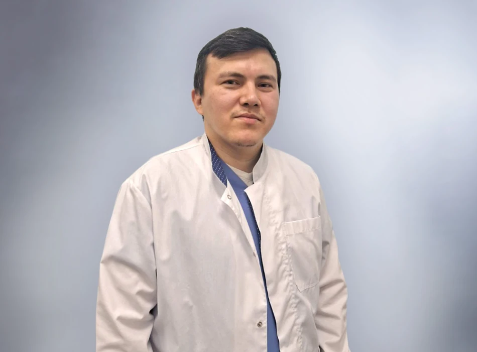 Хесенов Азиз Аралович - врач-маммолог, онколог высшей категории частной клиники Оксфорд Медикал Киев