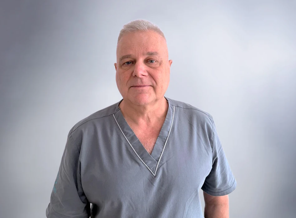 Галич Сергей Петрович – врач пластический хирург, доктор медицинских наук частной клиники Оксфорд Медикал Киев