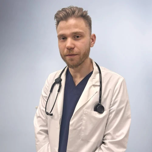 Бабенко Дмитрий Владимирович – врач-терапевт I категории частной клиники Оксфорд Медикал Киев