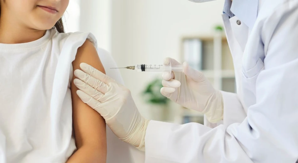 Какие вакцины нужно делать взрослым: обновленный календарь прививок-2026