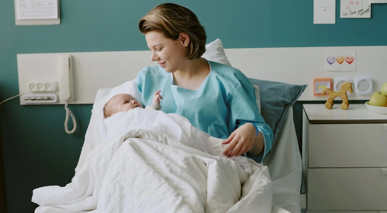 Лохії: які виділення після пологів мають насторожити