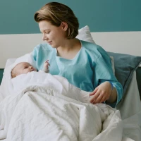 Лохії: які виділення після пологів мають насторожити